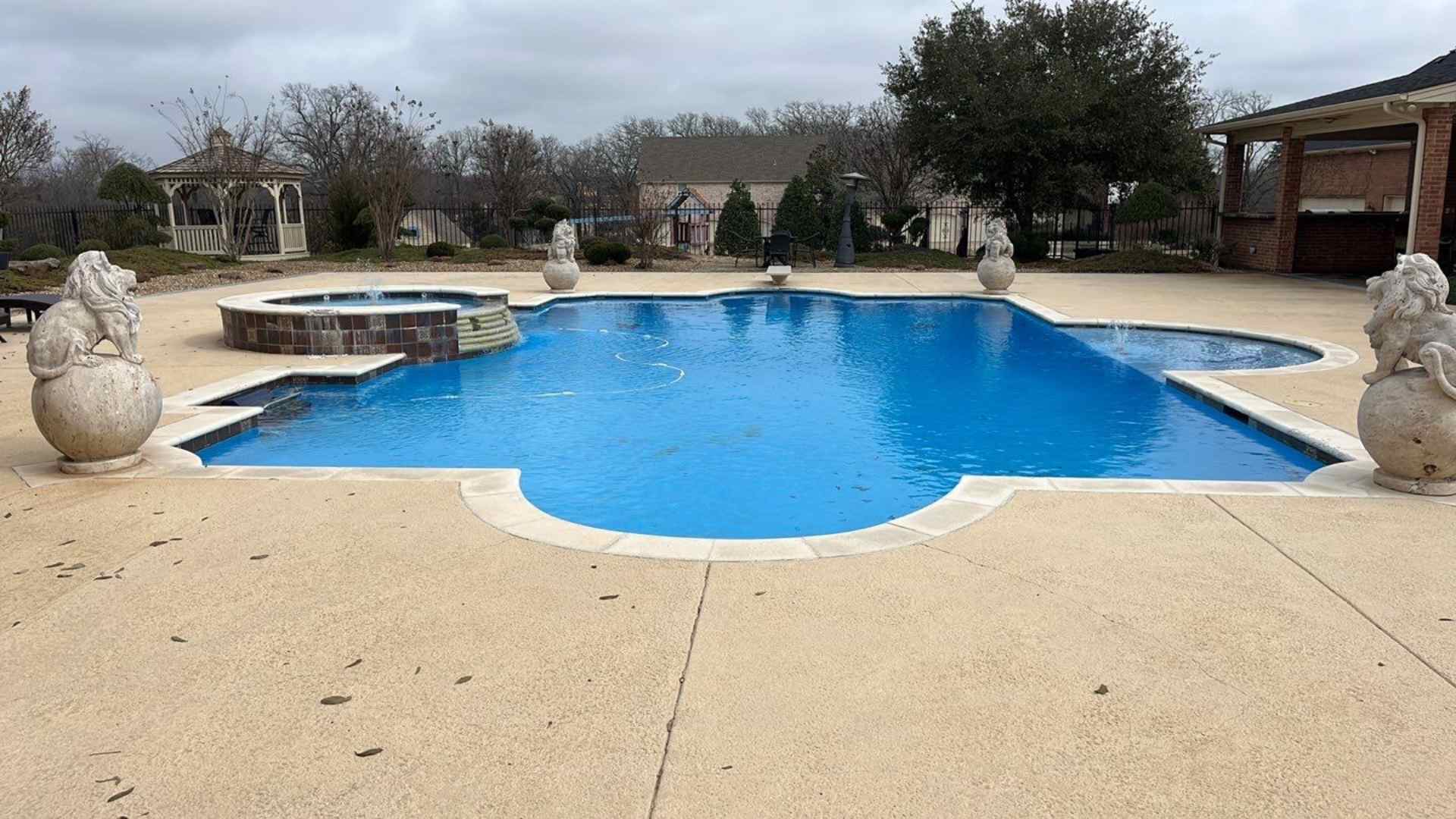 Gunite pool before renovation